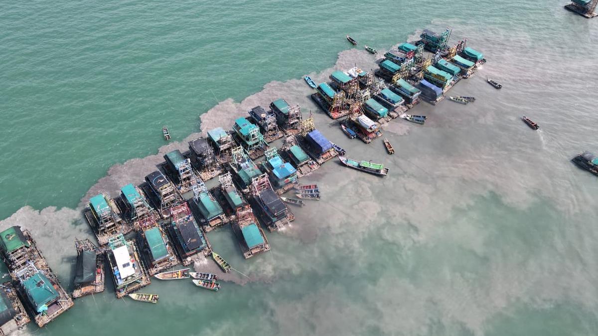 11 ABK Diamankan Malaysia karena Angkut Pasir Timah Ilegal