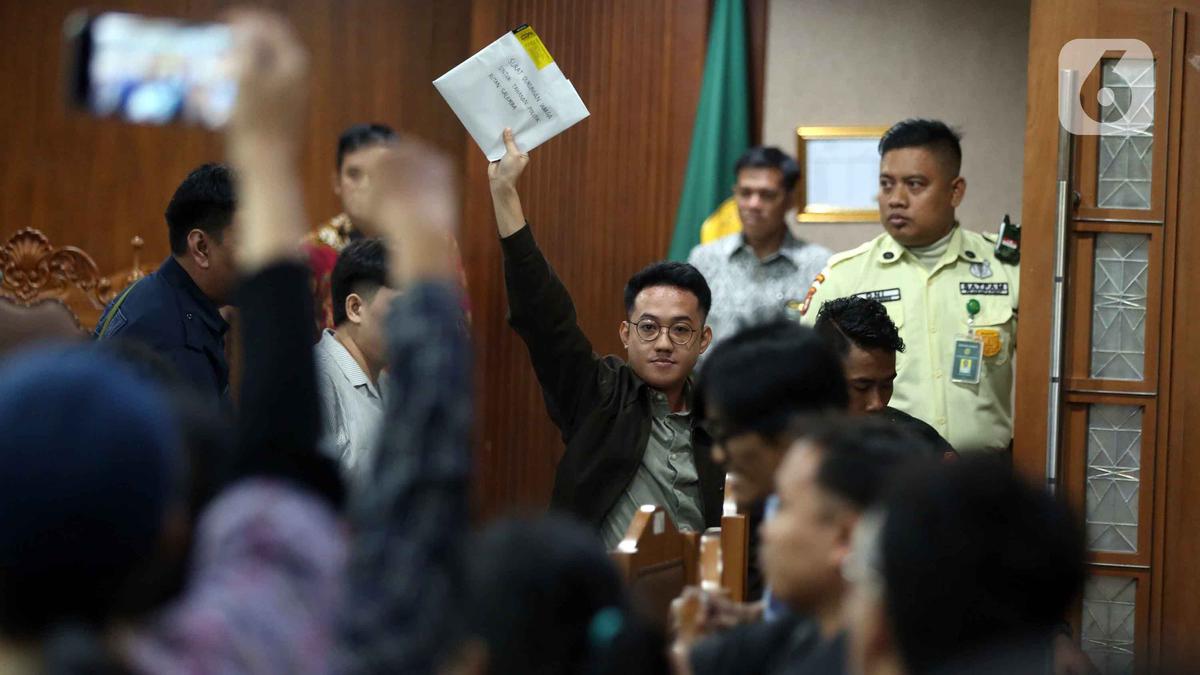 Delpedro Marhaen Bebas, Disambut Syukuran dan Pallubasa