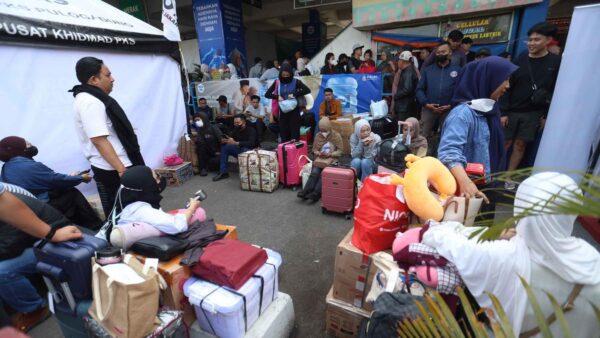 Mudik Lebaran 2026, Terminal Kampung Rambutan Padat Penumpang