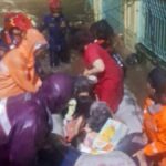 Petugas Gulkarmat Siaga Evakuasi Warga Terdampak Banjir Saat Lebaran